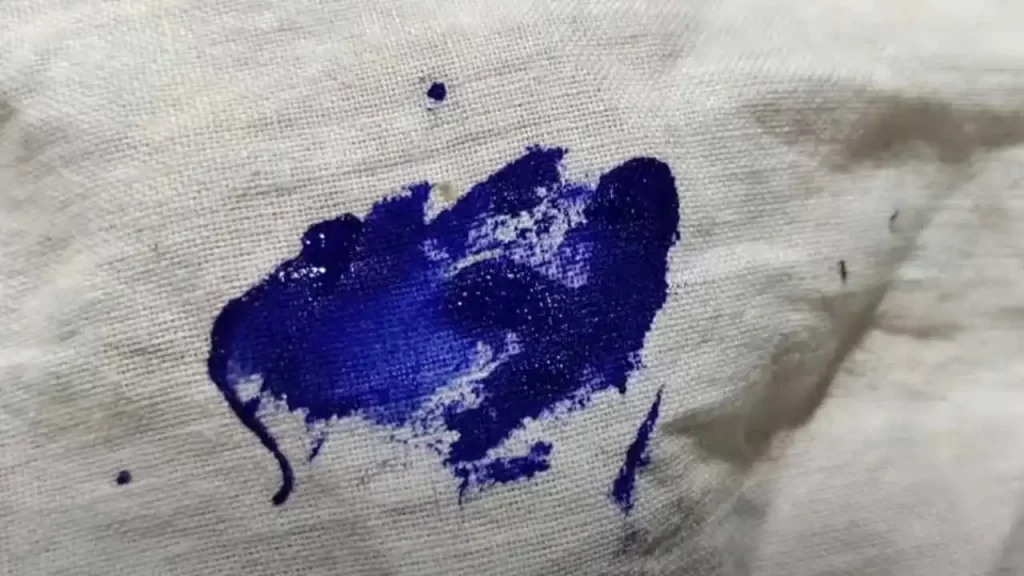 How to remove fabric paint from clothes