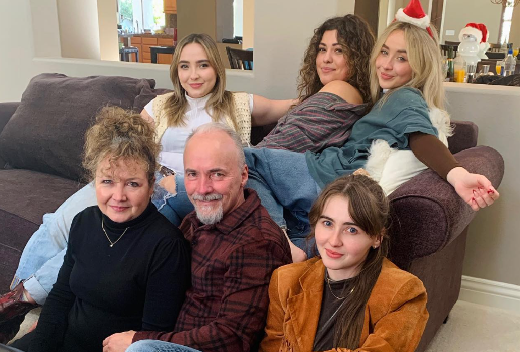 Sabrina Carpenter Parents, Siblings & Family