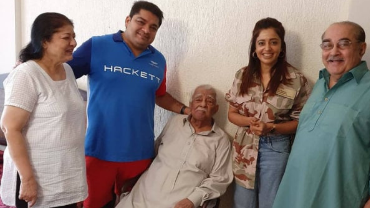 Shardul Singh Bayas Parents, Siblings & Family